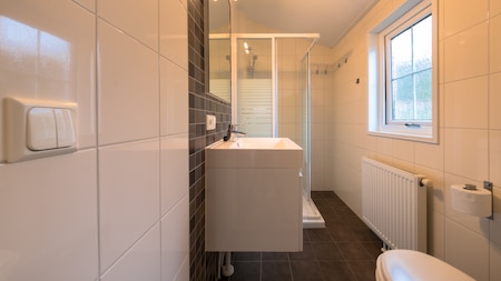 Badkamer - Vakantiepark de Luttenberg Badkamer - Vakantiepark de Luttenberg