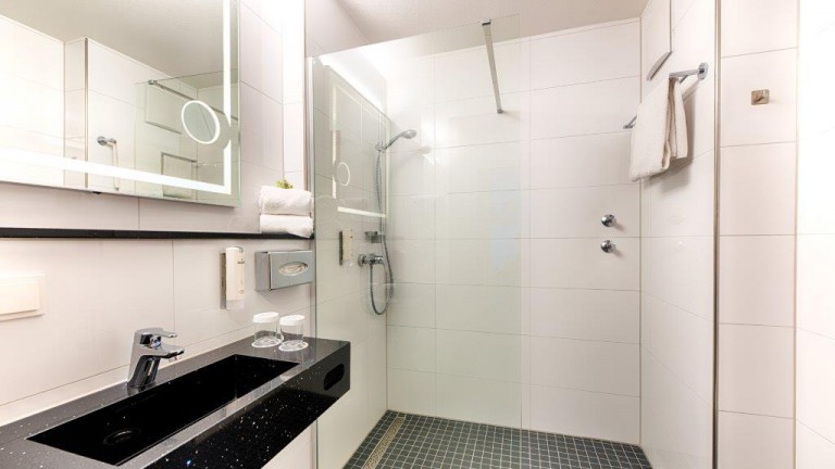 Badkamer superior - ACHAT Hotel Bad Dürkheim