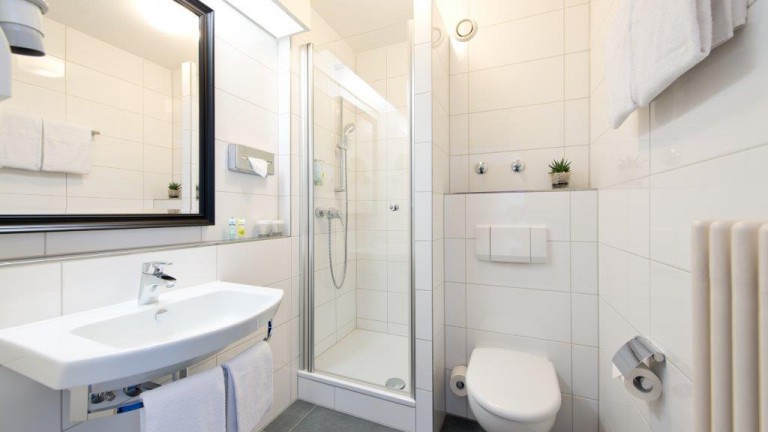 Badkamer - ACHAT Hotel Neustadt an der Weinstraße