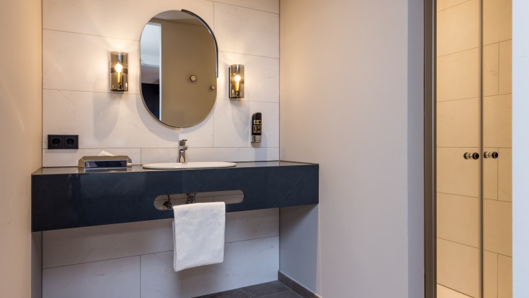Badkamer superior kamer - MERICI HOTEL Sittard