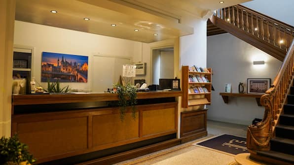 Rezeption - Hotel De Flandre