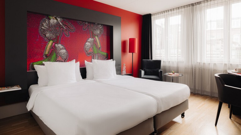 Basic kamer met twin bed - Leonardo Boutique Hotel Maastricht City Center Designhotel Maastricht
