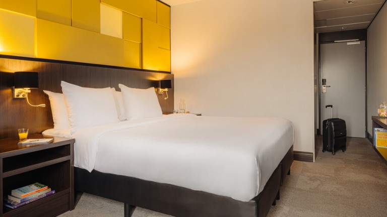 Standardzimmer mit Balkon