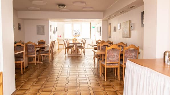 Restaurant - Hotel Willmeroth Restaurant -Hotel Willmeroth