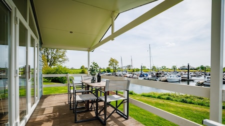 Veranda - Vakantiepark Eiland van Maurik Veranda - Vakantiepark Eiland van Maurik