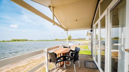Veranda - Vakantiepark Eiland van Maurik