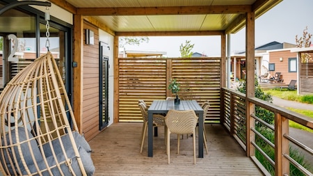 Veranda - Vakantiepark Eiland van Maurik