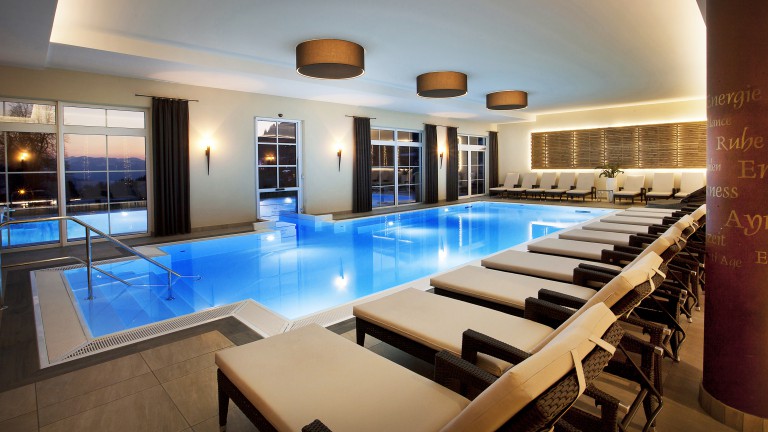 Binnenzwembad - Panoramahotel Oberjoch