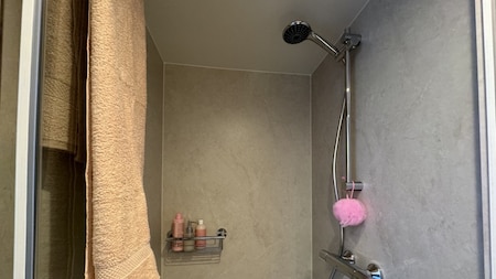 Badkamer - Hotelhuisjes Andijk Badkamer - Hotelhuisjes Andijk