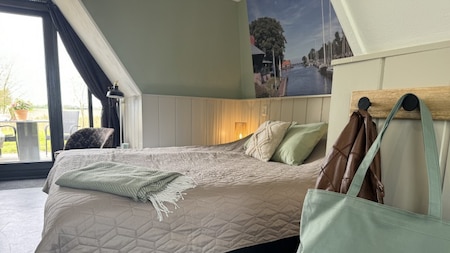 Tweepersoonsbed - Hotelhuisjes Medemblik Tweepersoonsbed - Hotelhuisjes Medemblik