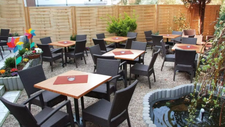 Terras - Art Inn Hotel