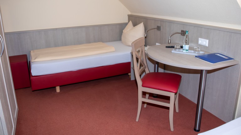 Eenpersoonskamer - Hotel Restaurant Löwen