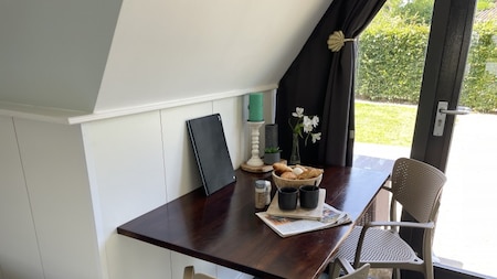 Zitje - Hotelhuisjes Oosterleek