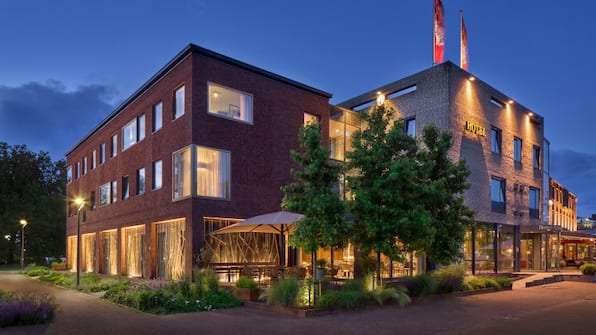 Hotel Restaurant Grandcafé 't Voorhuys - Hotel Restaurant Grandcafé 't Voorhuys Hotel Restaurant Grandcafé 't Voorhuys - Hotel Restaurant Grandcafé 't Voorhuys