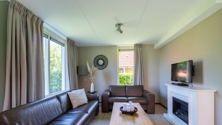 Wohnzimmer - Villa Ferienpark Ijsselhof