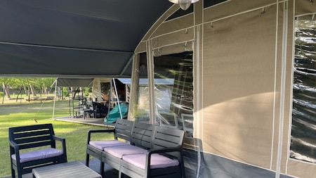 Terrasse - EuroParcs Zilverstrand