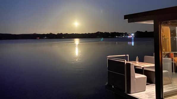 Hausboot ohne Dachterrasse - Huren Houseboat