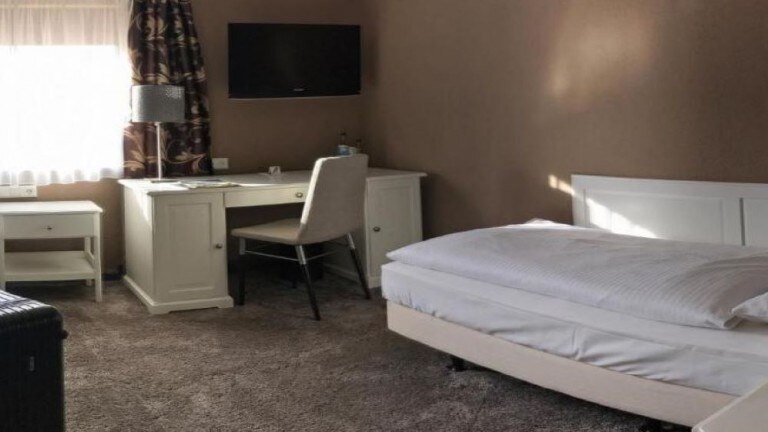 Einzelzimmer mit Balkon