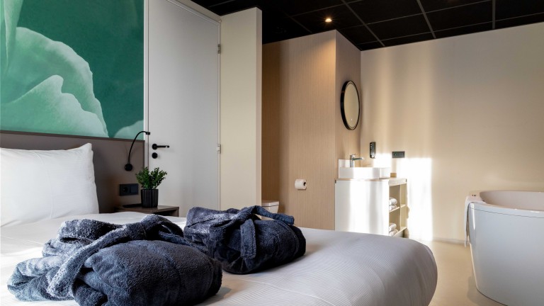 Spa suite