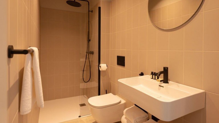 Comfort room