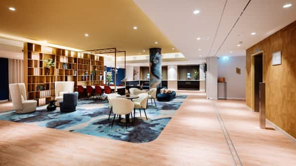 Lobby receptie - Novotel Den Haag World Forum