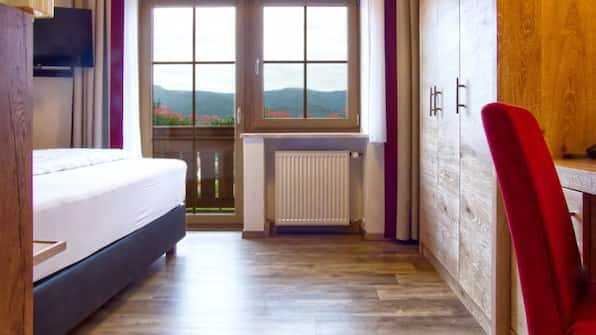 Einzel Zimmer - Garnihotel zur Linde