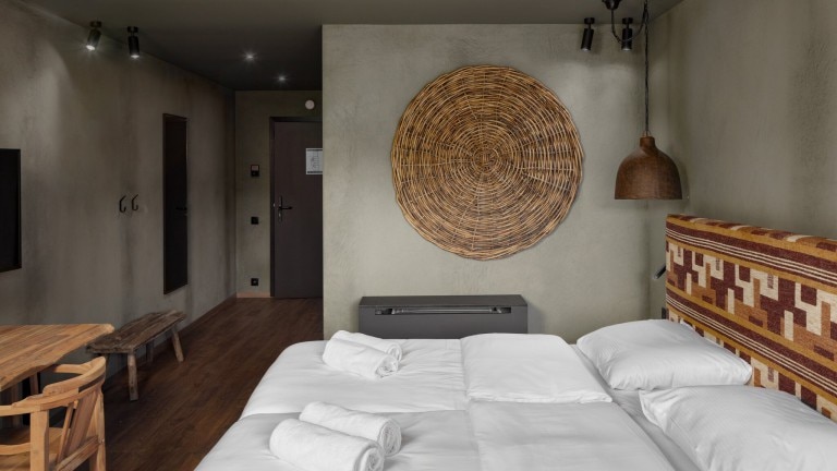 Hotelkamer - Roompot Hillview Resort Bar - Roompot Hillview Resort Grandvoir - Hotel