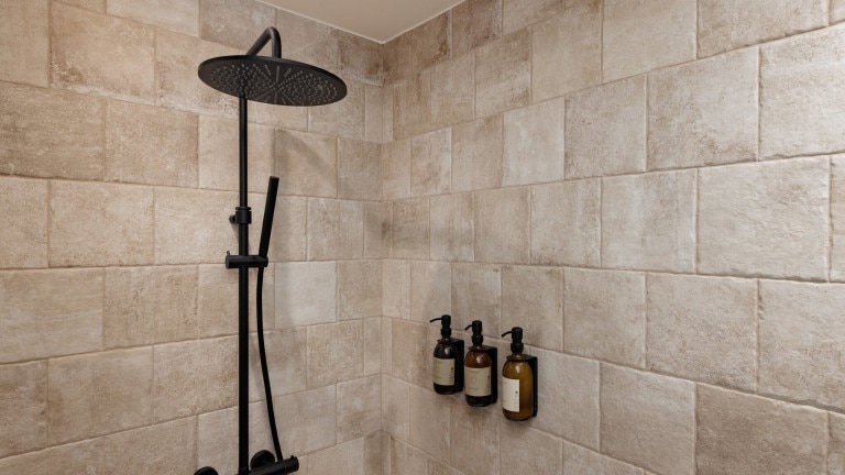 Badkamer - Roompot Hillview Resort Bar - Roompot Hillview Resort Grandvoir - Hotel