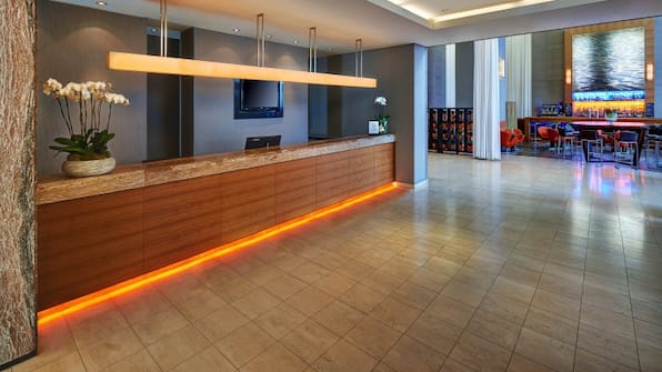 Rezeption - Hilton Düsseldorf