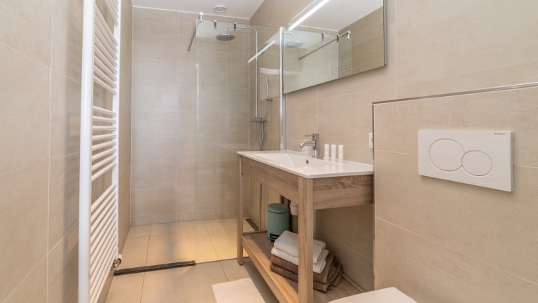 Zimmer mit Meerblick und Balkon