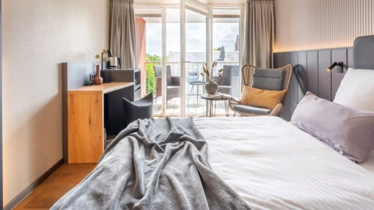 Eenpersoonskamer met balkon- arthotel bakker