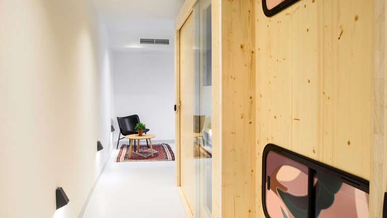 Tiny dream house for friends