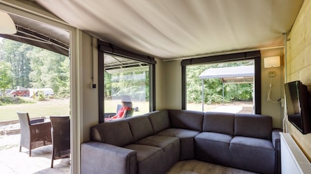 Woonkamer - RCN Vakantiepark de Roggeberg Woonkamer - RCN Vakantiepark de Roggeberg