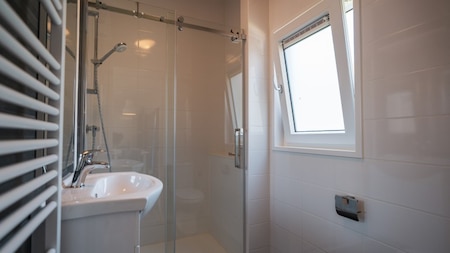 Badkamer - Vakantiepark Delftse Hout Badkamer - Vakantiepark Delftse Hout