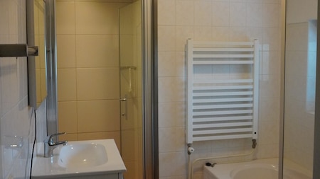 Badezimmer - Bungalowpark Emslandermeer