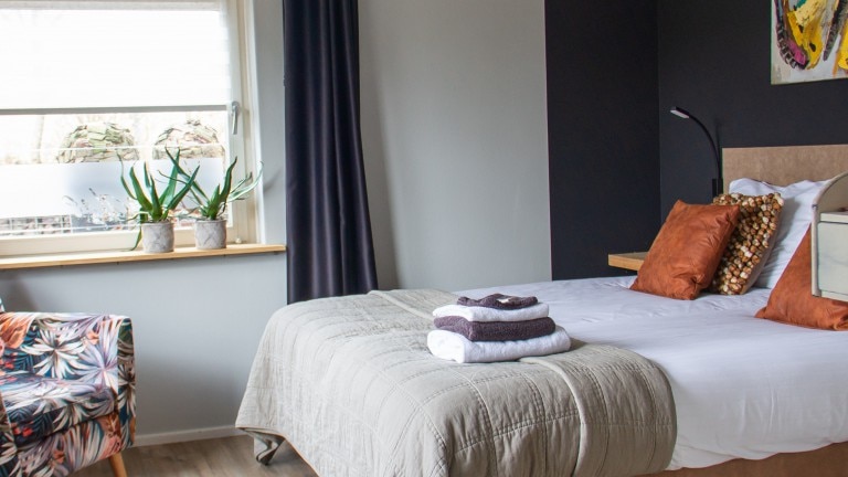 Luxus-Zweibettzimmer – Übernachtung mit Frühstück in der Pension Perruque