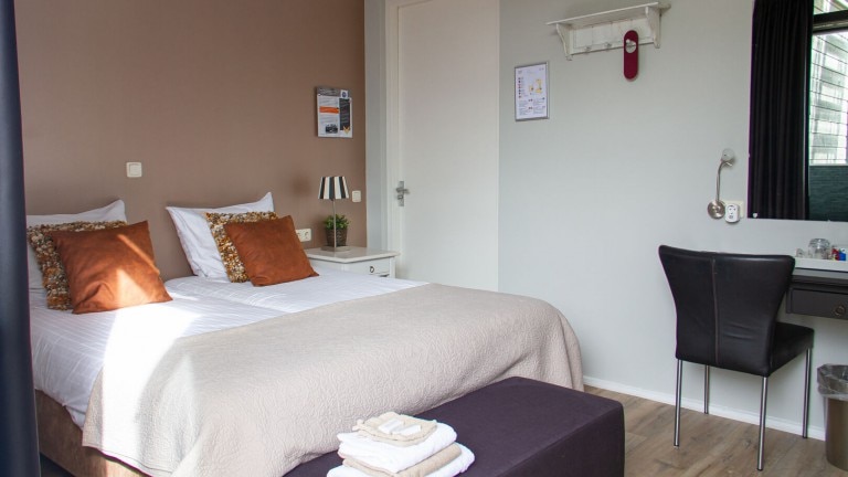 Luxus-Doppelzimmer mit Terrasse – Übernachtung mit Frühstück Pension Perruque