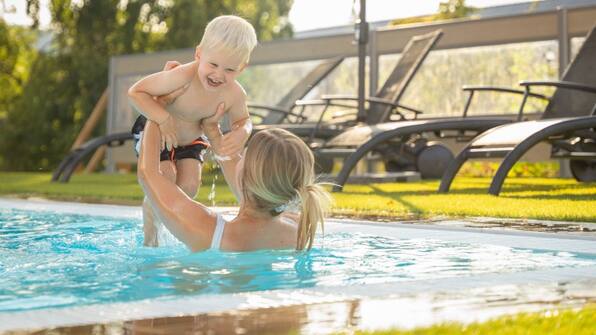 Zwembad - Göbel's Seehotel am Diemelsee