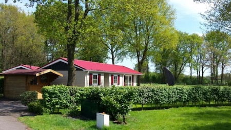 Buitenzicht - Vakantiepark de Luttenberg Buitenzicht - Vakantiepark de Luttenberg