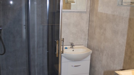 Badkamer - Recreatiepark Scherpenhof Badkamer - Recreatiepark Scherpenhof