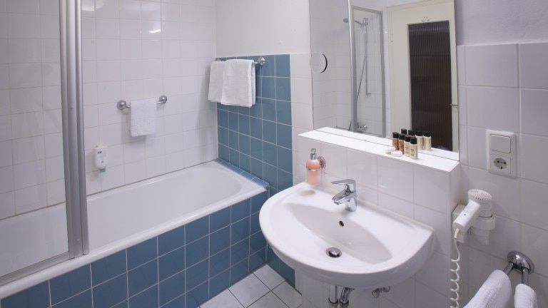 Standaard kamer bergzicht - Hotel Bad Emser Hof