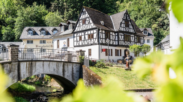 Landgasthof zur Burg Grenzau - Landgasthof zur Burg Grenzau