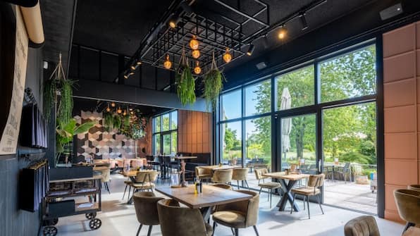 Restaurant - GreenFloat Restaurant - GreenFloat