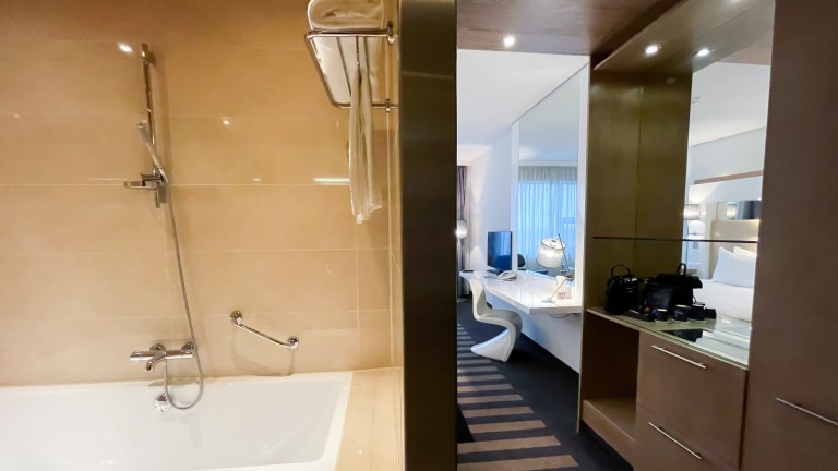 Comfort deluxe king - Westcord WTC Hotel Leeuwarden