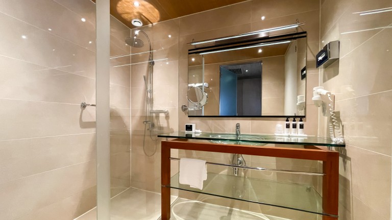 City view badkamer - Westcord WTC Hotel Leeuwarden