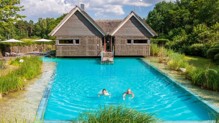 Buitenzwembad - BEECH Resort Plauer See