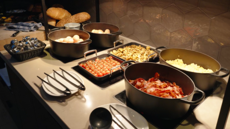 Ontbijtbuffet - Hotel Maashof