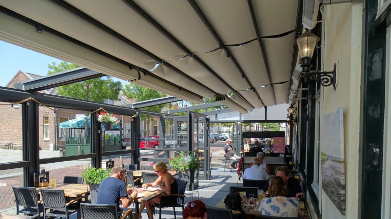 Terras - Hotel Café Restaurant De Kroon