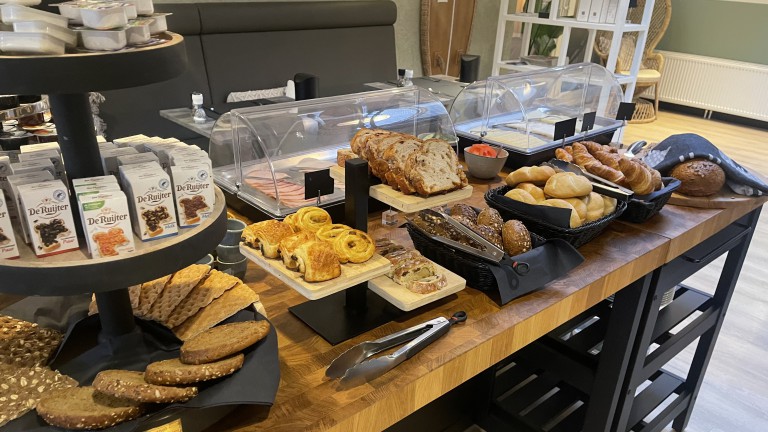 Ontbijtbuffet - Strandplevier Suites