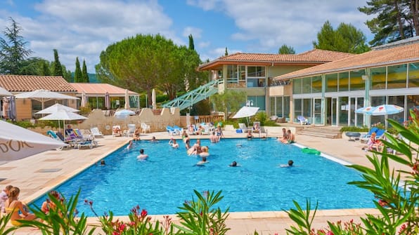 Buitenzwembad - Vakantiepark L'Espinet Buitenzwembad - Vakantiepark L'Espinet